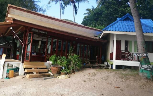 Pranee Bungalow