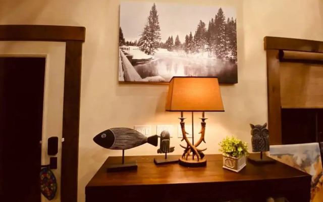 Yellowstone Crossing Lodge