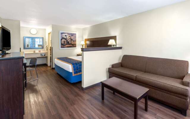 Days Inn by Wyndham Grants