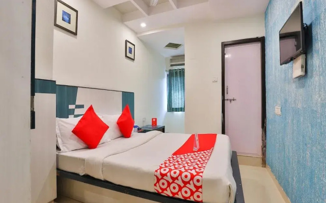 OYO 13398 Hotel Relish