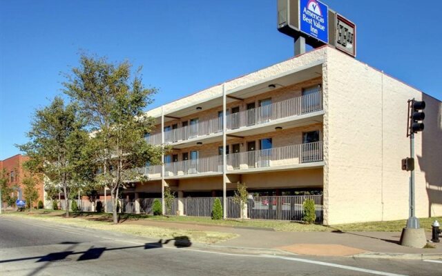 Econo Lodge River Front