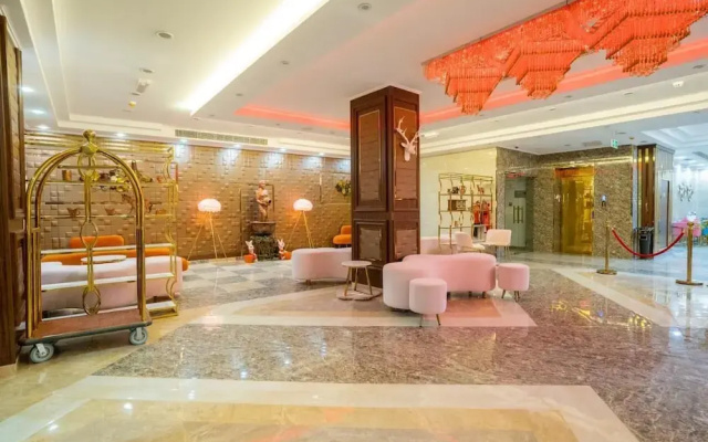 Grand Mirage Hotel