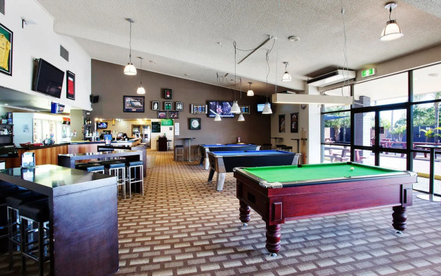 Nightcap at Kondari Resort