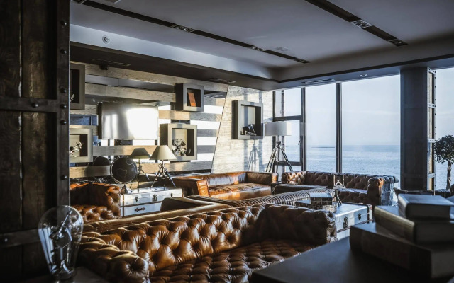 M1 Club Hotel