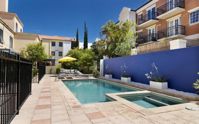 Best Western Northbridge Apartments