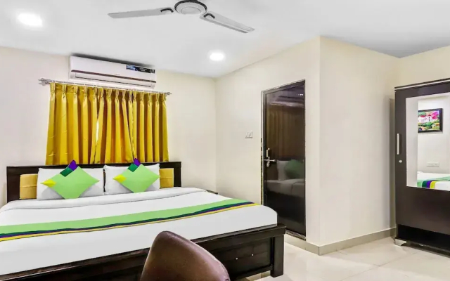 Itsy By Treebo - Royal Galaxy Kukatpally