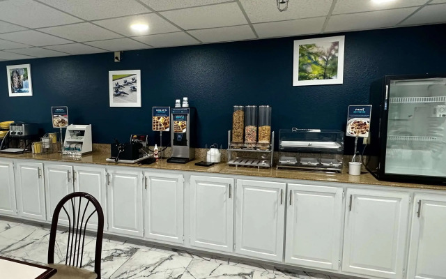 Clarion Pointe Vidalia - Lyons West