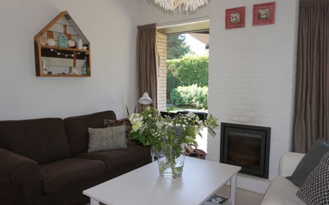 Brilliant Bungalow in Kamperland by the Lake