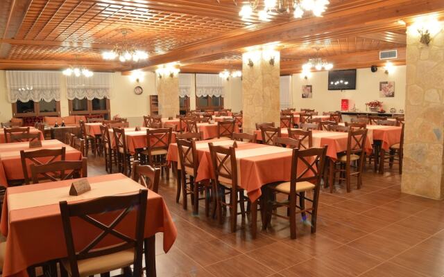 Lakmos Hotel