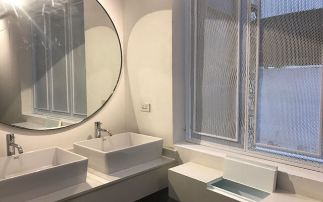 Bed One Block Hostel