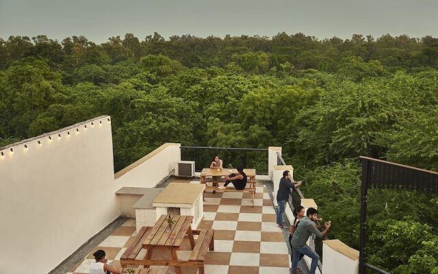 LetsBunk Poshtel & Suites