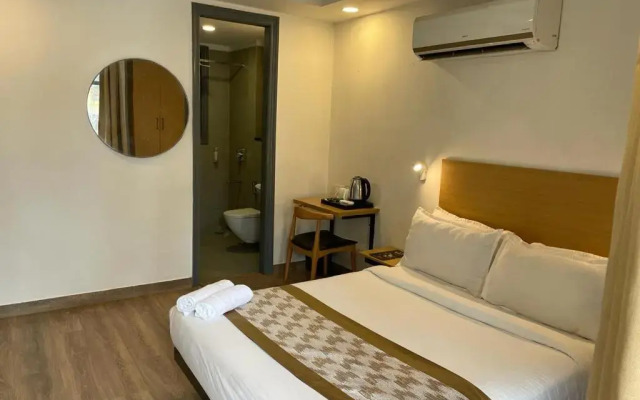 Saltstayz Express - Golf Course Road & DLF Phase-1