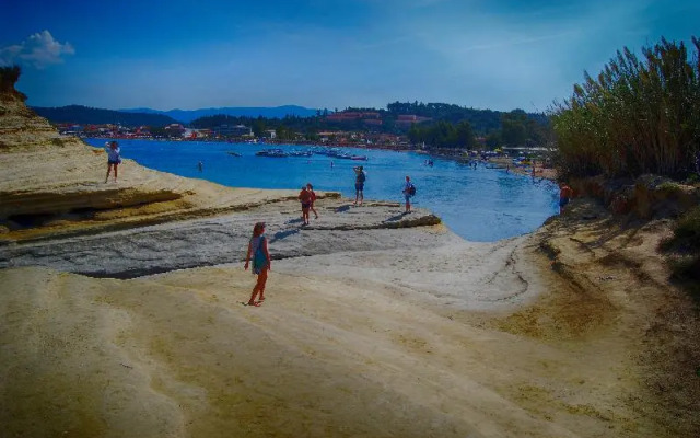 Canal D'Amour Village