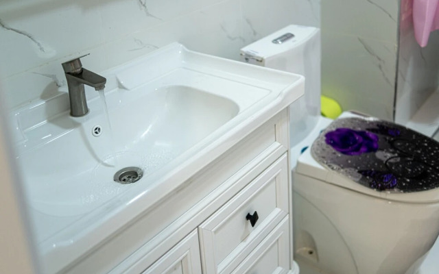 Eagle Town Service Apartment