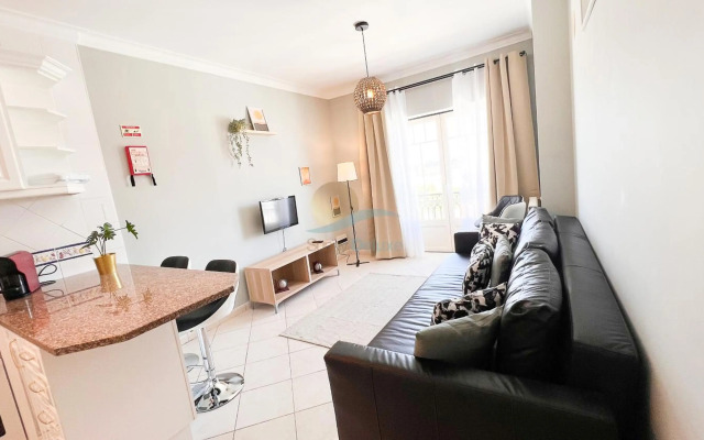 Oura Praia Hotel And Apartments