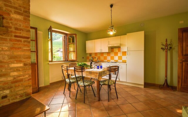 Beautiful Apartment in Monforte D'alba With 1 Bedrooms