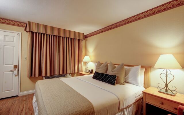 The Green Room Hotel