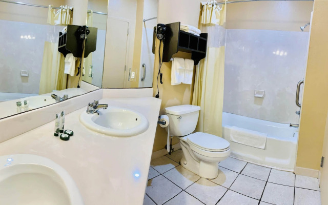 Weston Inn & Suites