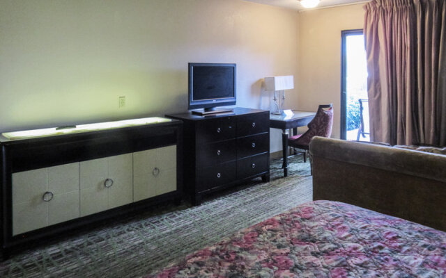 Rodeway Inn & Suites