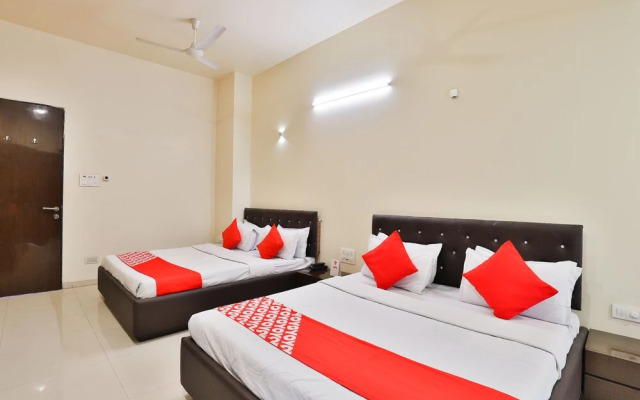 OYO 17263 Marigold Banquets And Rooms