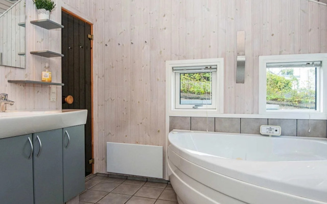 Beautful Holiday Home in Ebeltoft with Sauna
