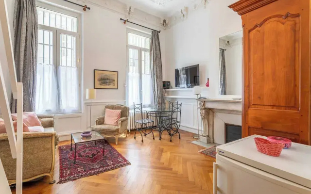 Charming Duplex With 1 Bedroom