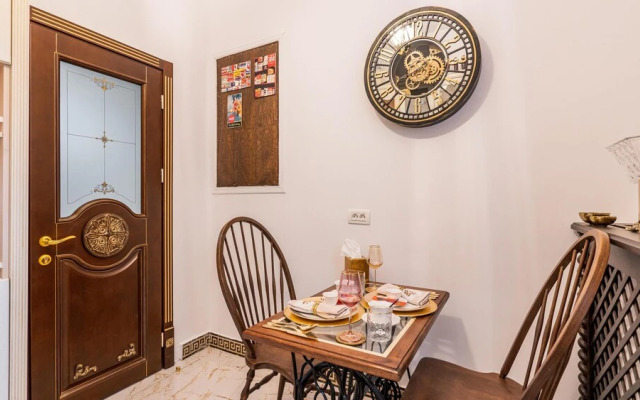 Ussr City Center Luxurious Apartment , Lives the Life of Soviet Generals