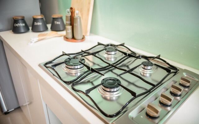 Saigon City View Apartment & Pool