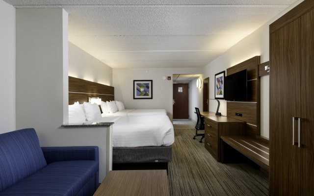 Holiday Inn Express & Suites Charlotte Arpt-Belmont by IHG