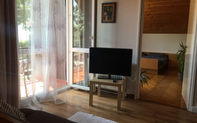 Mella Holiday House