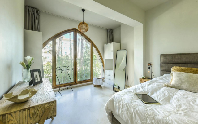 Andromeda 3 Bd apartment with pool & sea view