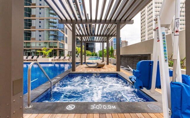 Sky Ala Moana 4209 2 Bedroom Condo by RedAwning