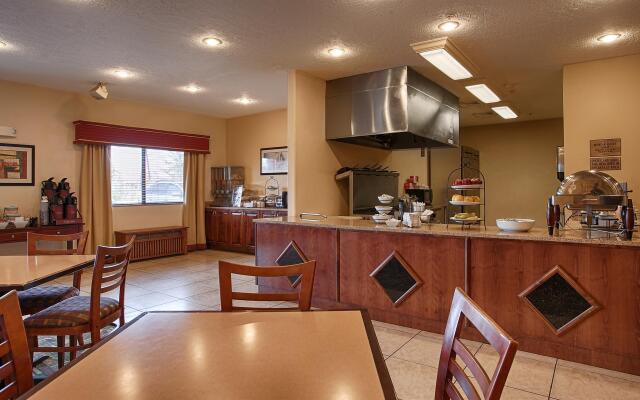 Best Western Plus Eagleridge Inn & Suites
