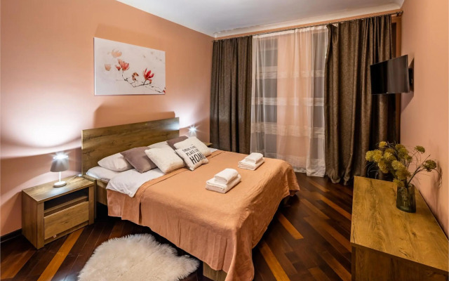 The MAIN square! 2 separated bedrooms, balcony