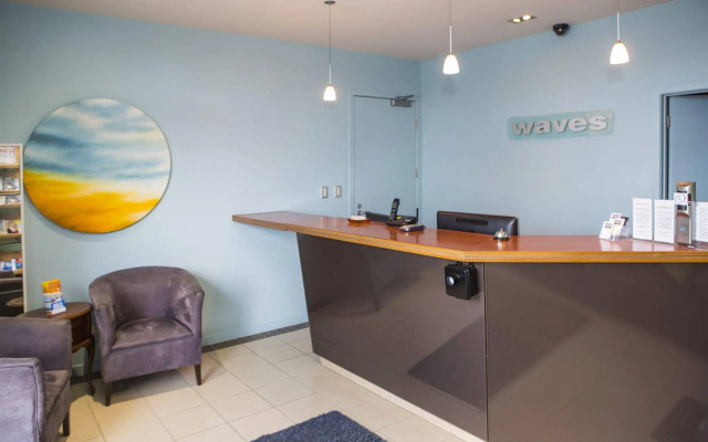 Waves Motel