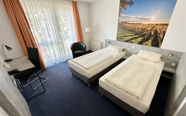 Asgard Hotel