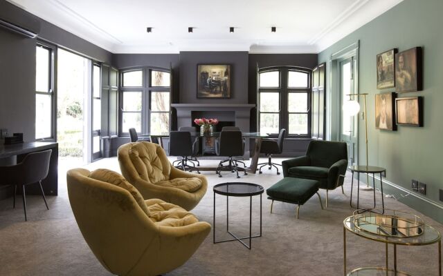 Arambrook Boutique Hotel