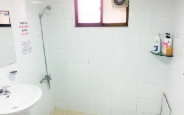 Crossroad Backpackers