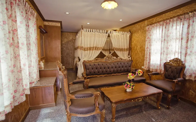 Chatsuree Boutique Resort