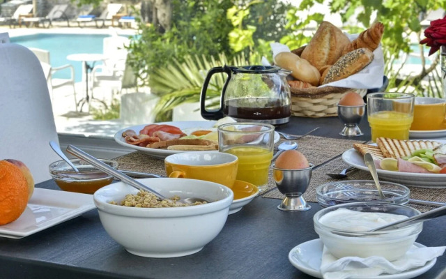 Likithos Hotel