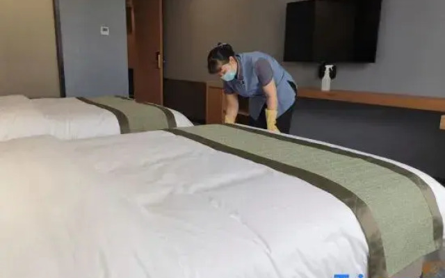 Saint Met Hotel (Zhengzhou Convention and Exhibition Center)