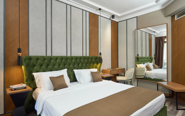 Royal Hotel