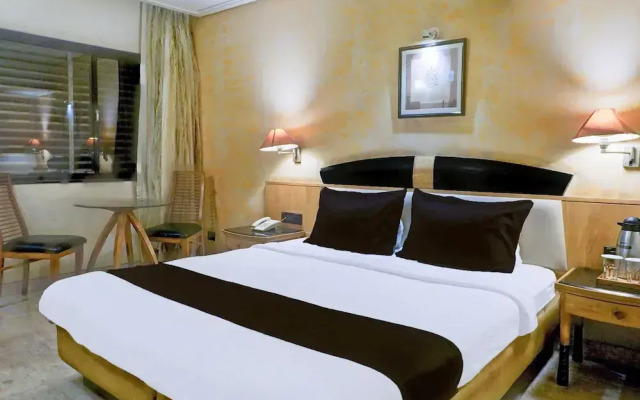 Premium Room Near Pataleshwar Temple, Pune