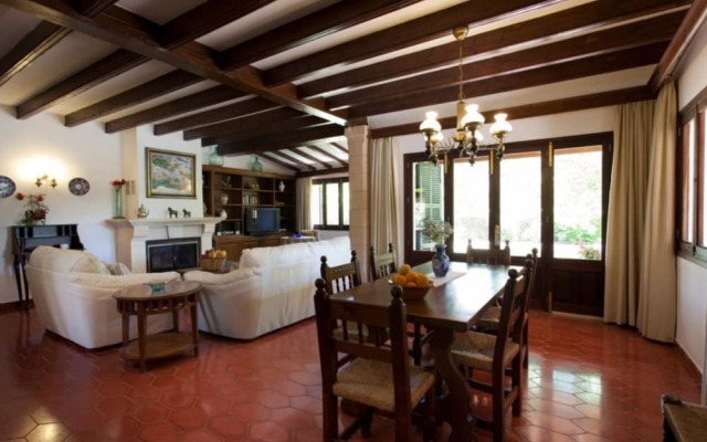 Villa - 4 Bedrooms with Pool and WiFi - 103167