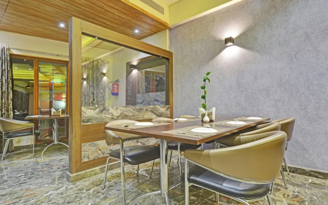 Hotel Mandovin Near Railway Station