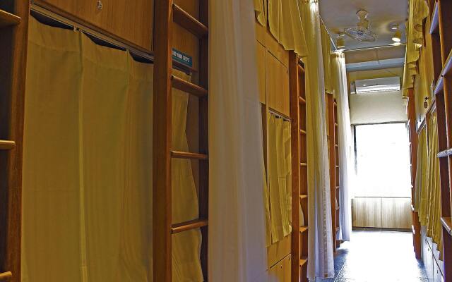 Teduh Hostel Kota Tua