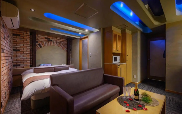 Iwatsuki Waterhotel Mw - Adult Only