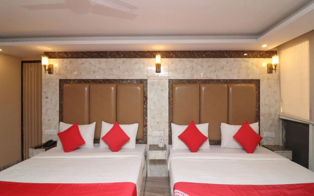 OYO 26161 Plazzo Inn
