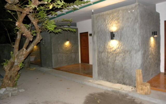 Madi Finolhu Guesthouse