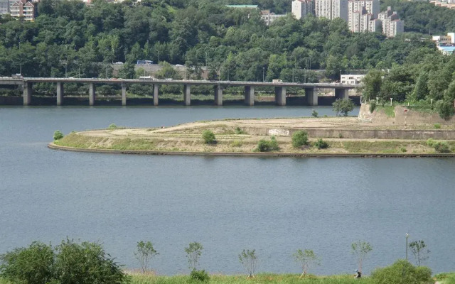 The River View House